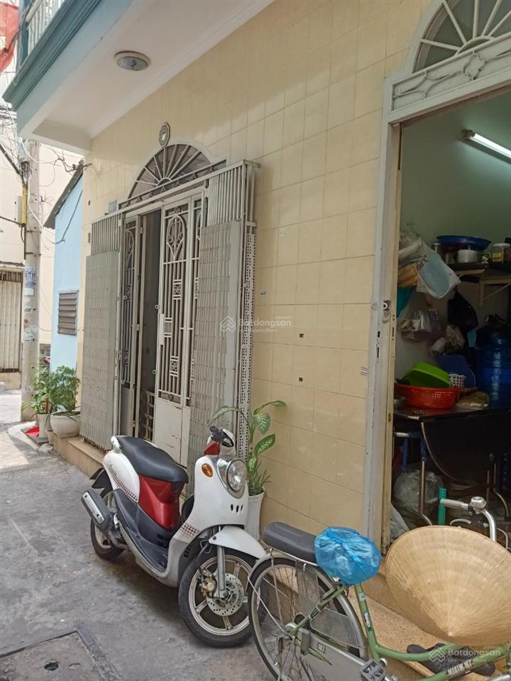Nhà 3 tầng yên tĩnh gần chợ phú nhuận, trường các cấp dọn vào ở ngay, 2pn 2wc, 14tr/tháng