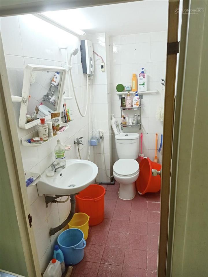 Nhà 3 tầng yên tĩnh gần chợ phú nhuận, trường các cấp dọn vào ở ngay, 2pn 2wc, 14tr/tháng