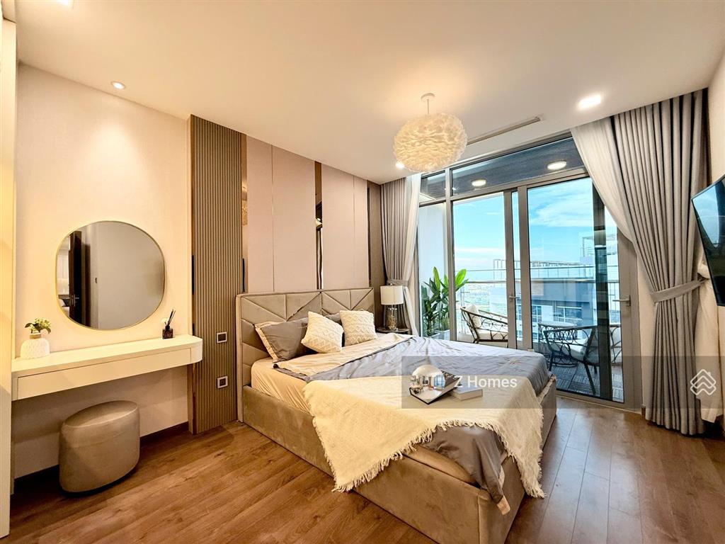 Cần đẩy cho thuê gấp căn 3pn view sông giá tốt tại vinhomes,  0902 929 ***