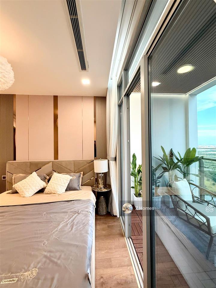 Cần đẩy cho thuê gấp căn 3pn view sông giá tốt tại vinhomes,  0902 929 ***