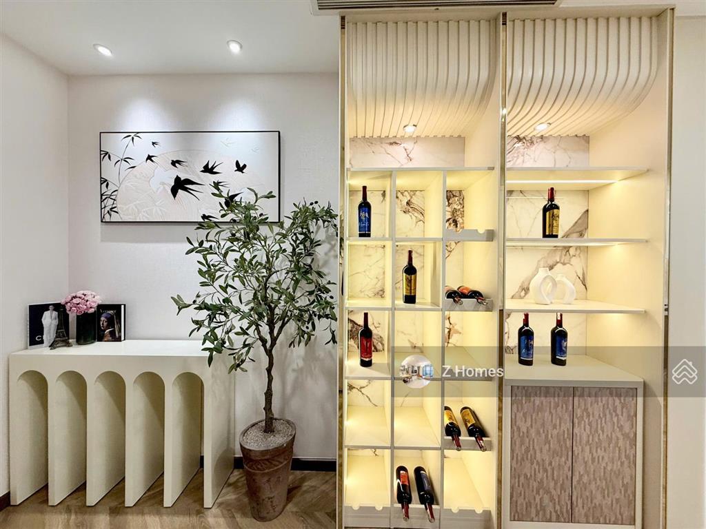 Cần đẩy cho thuê gấp căn 3pn view sông giá tốt tại vinhomes,  0902 929 ***
