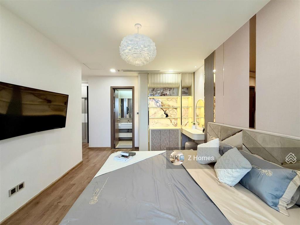 Cần đẩy cho thuê gấp căn 3pn view sông giá tốt tại vinhomes,  0902 929 ***