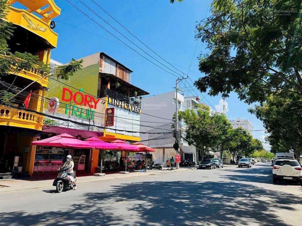 Hàng hiếm bán nhà mặt tiền đường pasteur ngang 5.6m cách bãi biển nha trang chỉ 150m giá 20,6 tỷ