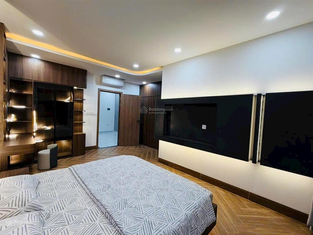 Bán nhà 3 tầng mới xây xong có thang máy kđt mỹ gia  gói 5 full nội thất cao cấp giá 9 tỷ 650.