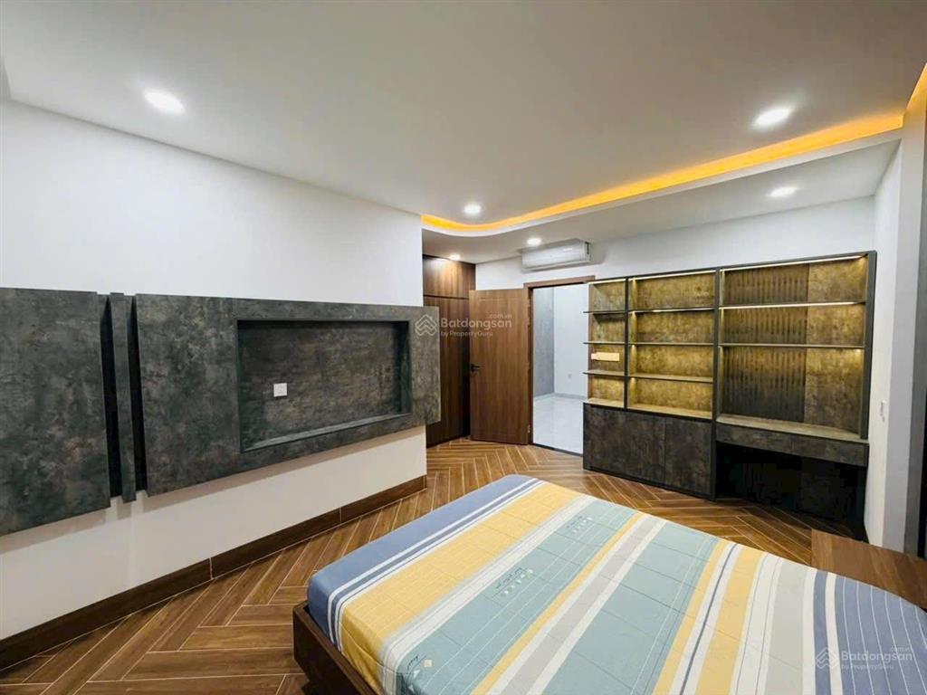 Bán nhà 3 tầng mới xây xong có thang máy kđt mỹ gia  gói 5 full nội thất cao cấp giá 9 tỷ 650.