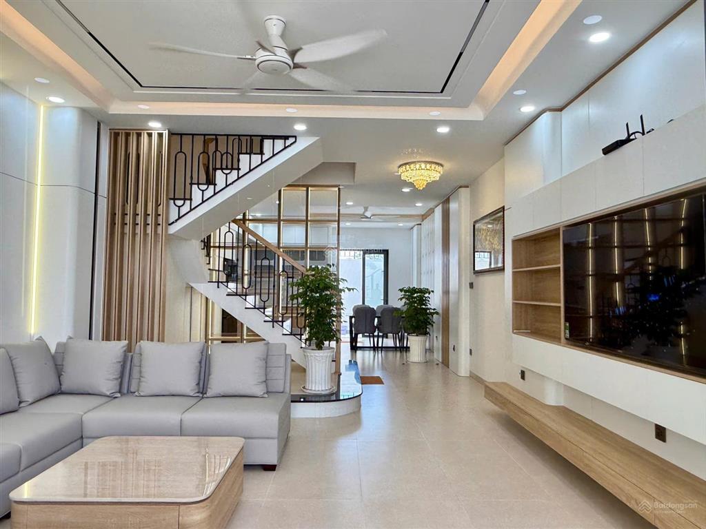 Bán nhà 3.5 tầng full nội thất đẹp gói 5 khu đô thị mỹ gia cạnh sông quán trường giá chủ 9 tỷ 250.