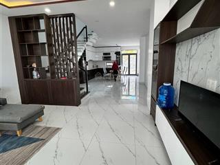 Bán nhà 3 tầng đường 16m, đầy đủ nội thất khu đô thị mỹ gia  gói 2 giá rẻ chỉ 8,4 tỷ.