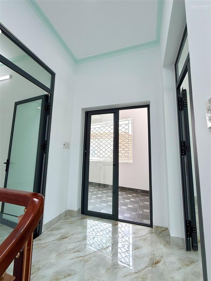 Bán nhà 3 tầng mới hoàn thiện hẻm ô tô đường cầu dứa phú nông cạnh kđt vĩnh điềm trung giá 5.4 tỷ.