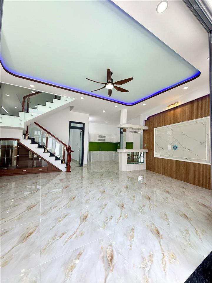 Bán nhà 3 tầng mới hoàn thiện hẻm ô tô đường cầu dứa phú nông cạnh kđt vĩnh điềm trung giá 5.4 tỷ.