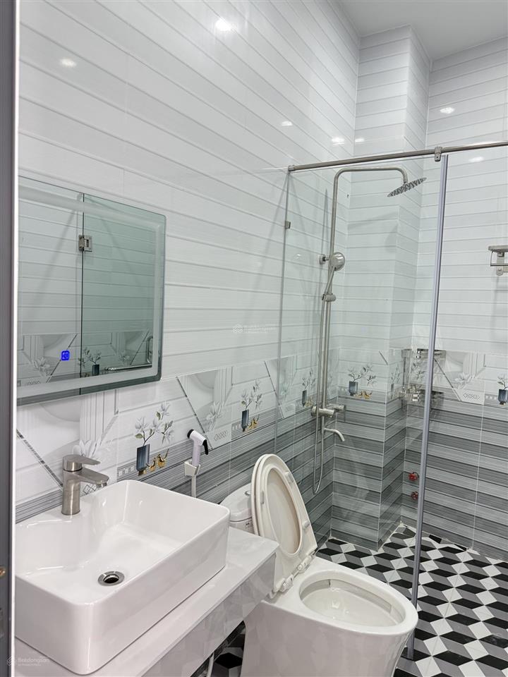 Bán nhà 3 tầng mới hoàn thiện hẻm ô tô đường cầu dứa phú nông cạnh kđt vĩnh điềm trung giá 5.4 tỷ.
