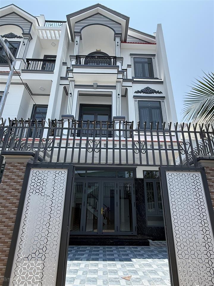 Bán nhà 3 tầng mới hoàn thiện hẻm ô tô đường cầu dứa phú nông cạnh kđt vĩnh điềm trung giá 5.4 tỷ.
