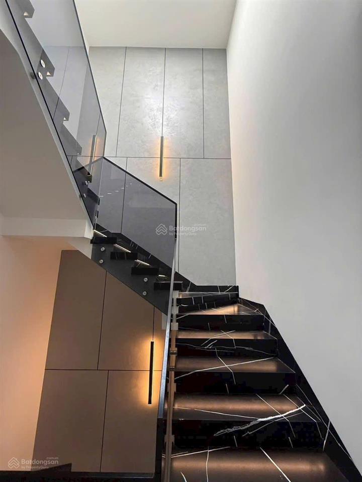 Nhà 3 tầng mới đẹp full nội thất cao cấp khu đô thị mỹ gia  gói 5 giá chỉ 8,7 tỷ.