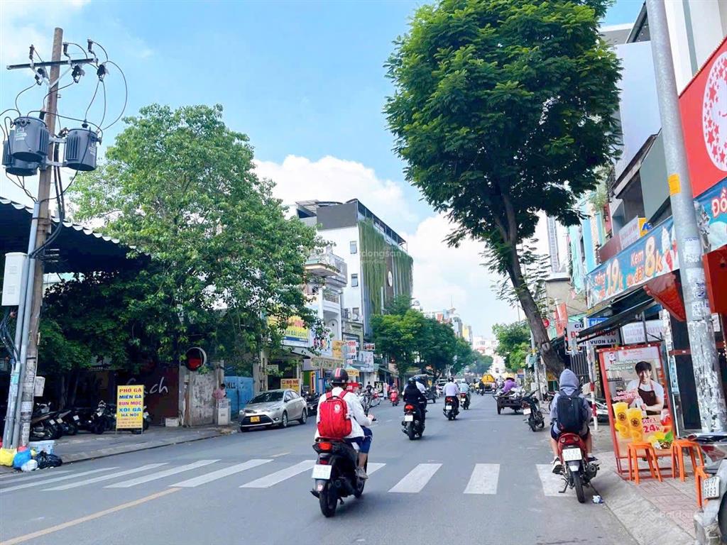 Mặt tiền cực đẹp đường vườn lài 8x18m, đúc 3 tấm có sẵn hđt. đoạn gần luỹ bán bích bao sầm uất