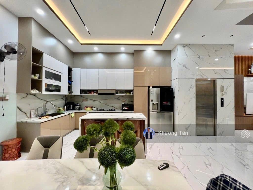 Hẻm 8m nguyễn sơn 6x17m trệt 3 lầu st thang máy mới đẹp. vị trí ngay thoại ngọc hầu  luỹ bán bích