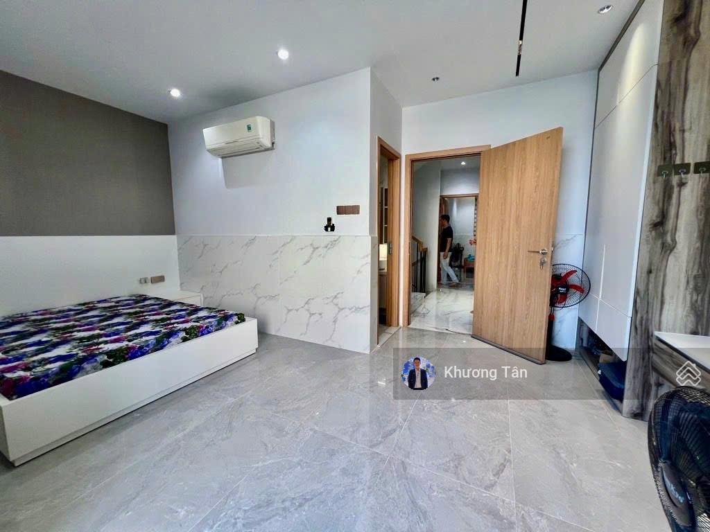 Hẻm 8m nguyễn sơn 6x17m, nhà 5 tầng có thang máy mới đẹp. vị trí ngay thoại ngọc hầu, lũy bán bích
