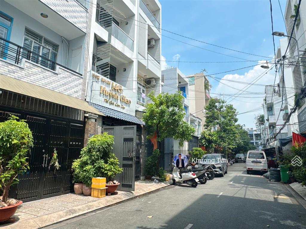 Hẻm 8m nguyễn sơn 6x17m, nhà 5 tầng có thang máy mới đẹp. vị trí ngay thoại ngọc hầu, lũy bán bích