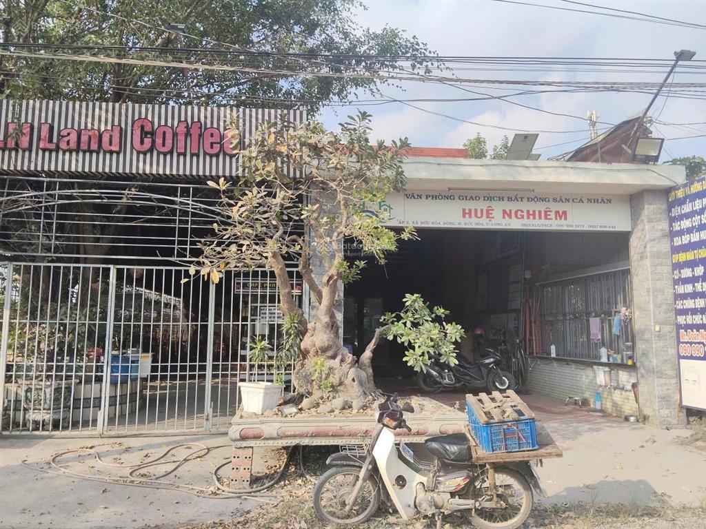 Chính chủ bán nhà liền quán cafe sân vườn đức hòa đông long an 247m2 mặt tiền đường nhựa giá tốt