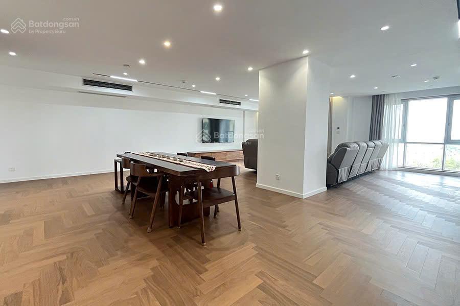 Bán căn hộ 182m2 tòa p ciputra, nhà đẹp, view sân golf, đầy đủ nội thất