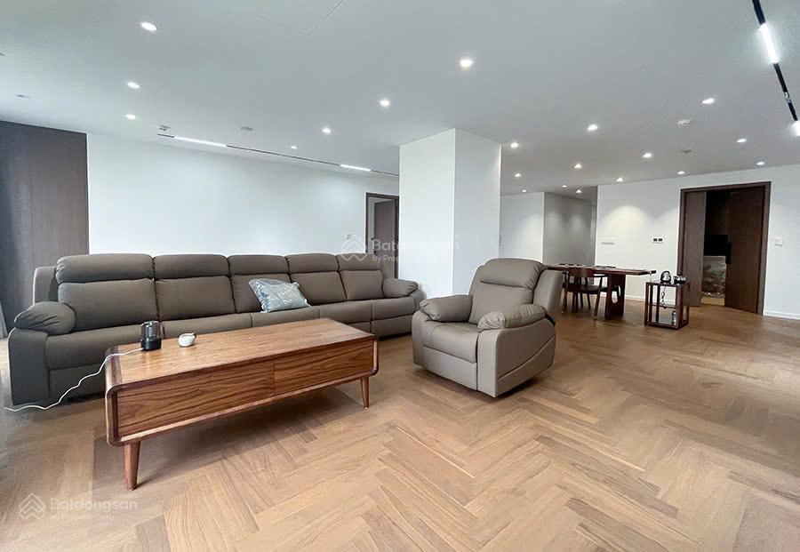 Bán căn hộ 182m2 tòa p ciputra, nhà đẹp, view sân golf, đầy đủ nội thất