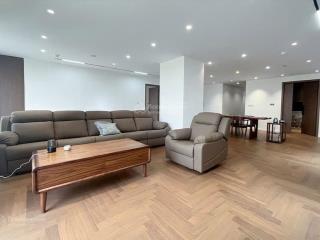 Bán căn hộ 182m2 tòa p ciputra, nhà đẹp, view sân golf, đầy đủ nội thất