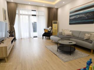 Cho thuê villa ciputra dãy d, nhà đẹp full nội thất