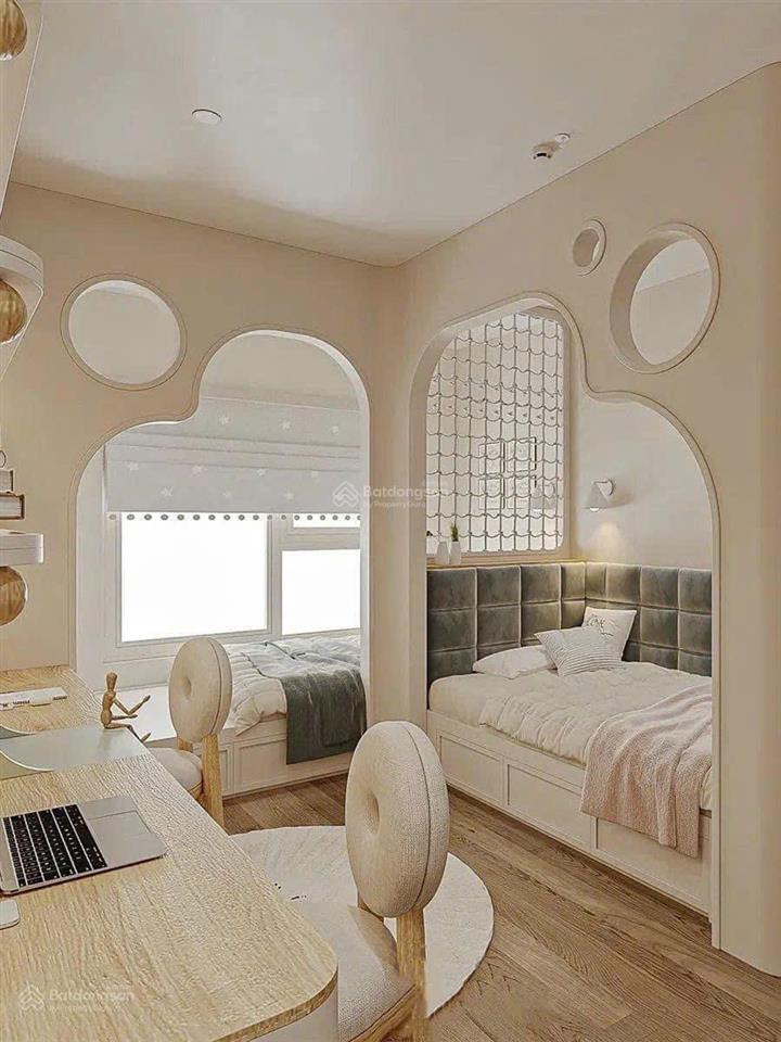 Bán căn hộ tầng cao tòa nhà kosmo tây hồ, 2 ngủ, 87m2, căn vip