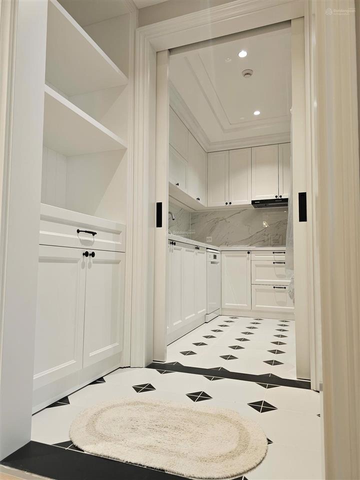 Bán căn hộ tầng cao view hồ tây tòa g3 ciputra, 119m2, nhà siêu đẹp