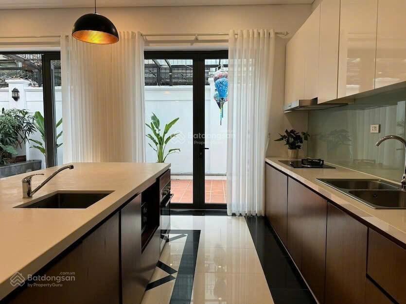Cho thuê biệt thự siêu đẹp giá tốt tại khu c ciputra