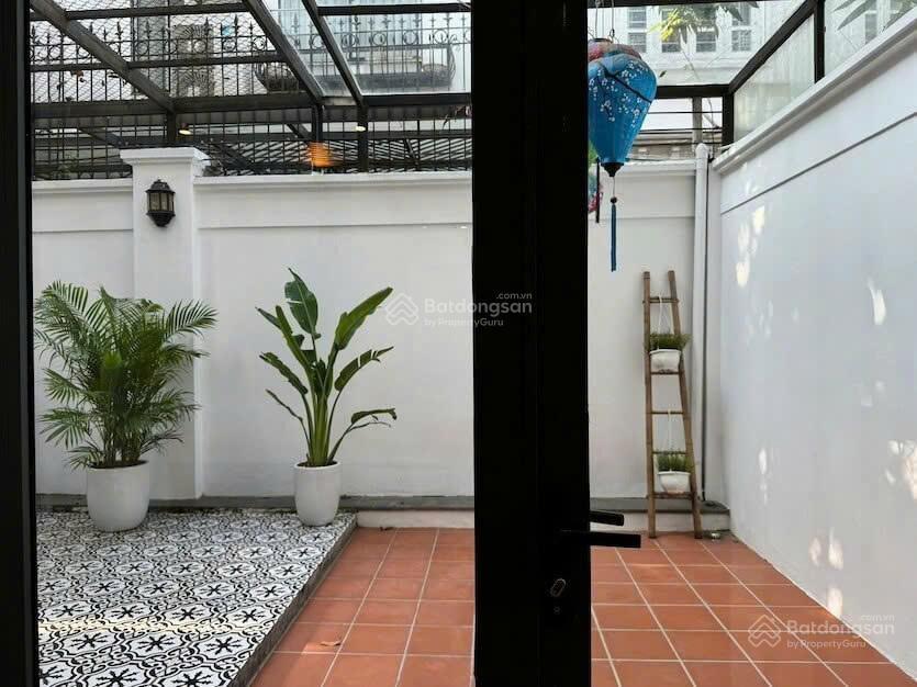 Cho thuê biệt thự siêu đẹp giá tốt tại khu c ciputra