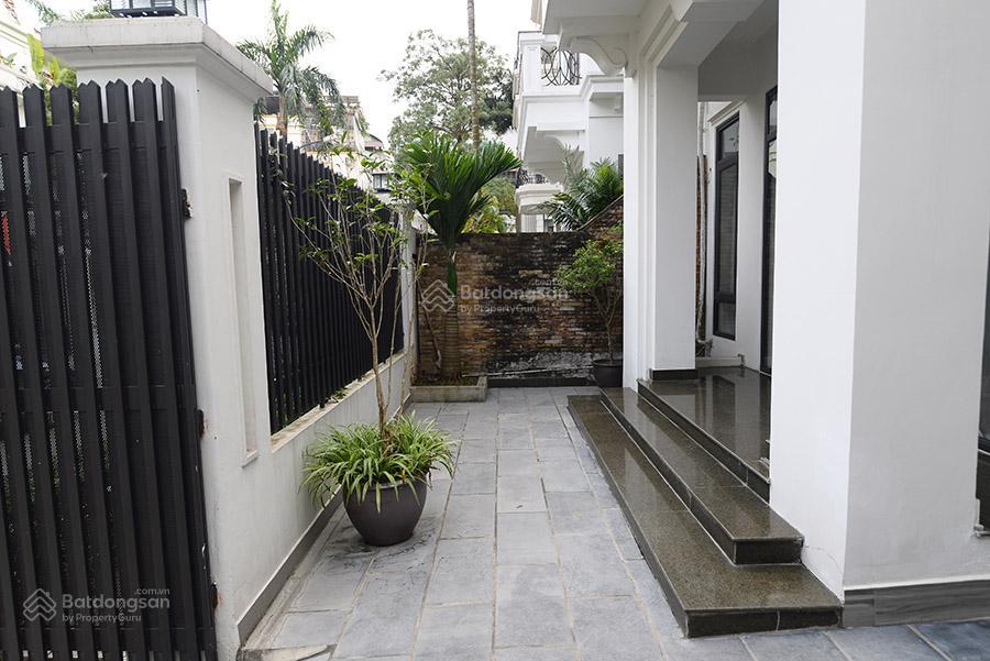 Cho thuê villa ciputra dãy d, nhà đẹp full nội thất