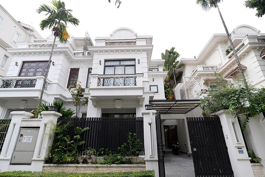 Cho thuê villa ciputra dãy d, nhà đẹp full nội thất
