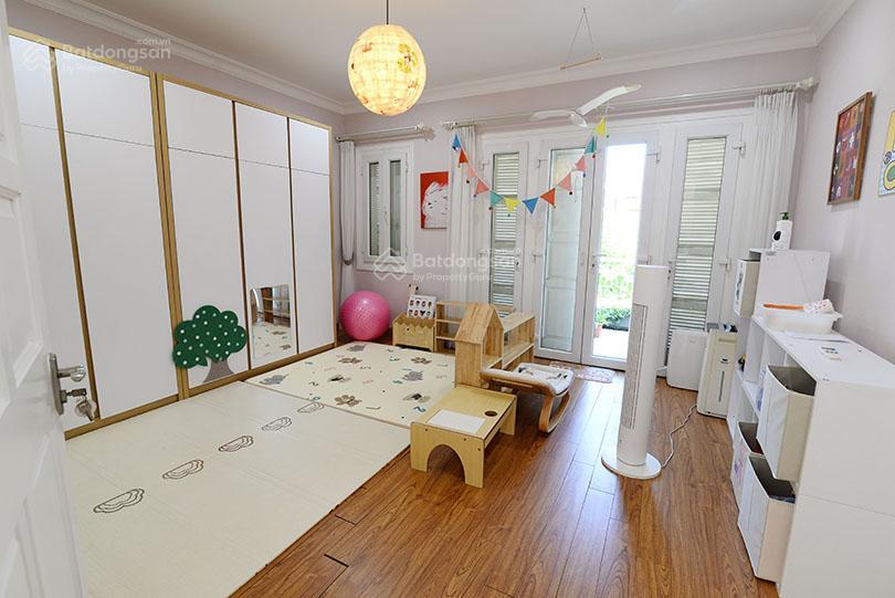 Cho thuê villa ciputra khu t, gần công viên, 3 tầng, 5 phòng ngủ