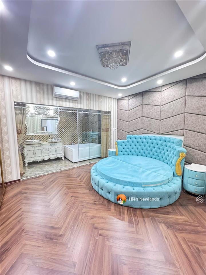 Bán nhà 3 tầng siêu đẹp mặt tiền đường sát nguyễn phước lan khu đảo vip 2 hoà xuân giá chỉ 10,5 tỷ