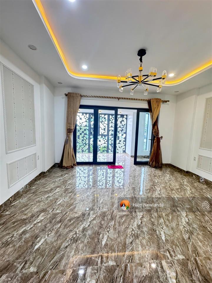 Bán nhà 3 tầng siêu đẹp mặt tiền đường sát nguyễn phước lan khu đảo vip 2 hoà xuân giá chỉ 10,5 tỷ
