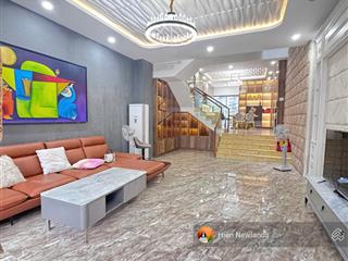 Bán nhà 3 tầng siêu đẹp mặt tiền đường sát nguyễn phước lan khu đảo vip 2 hoà xuân giá chỉ 10,5 tỷ