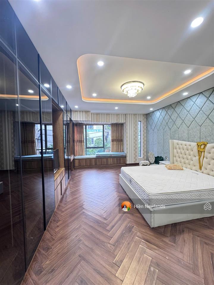 Bán nhà 3 tầng siêu đẹp mặt tiền đường sát nguyễn phước lan khu đảo vip 2 hoà xuân giá chỉ 10,5 tỷ
