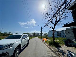 Bán lô đất đẹp 140m2 mt đường nguyễn phạm tuân cách trường sa chỉ 100m, sát ngay bãi tắm tân trà