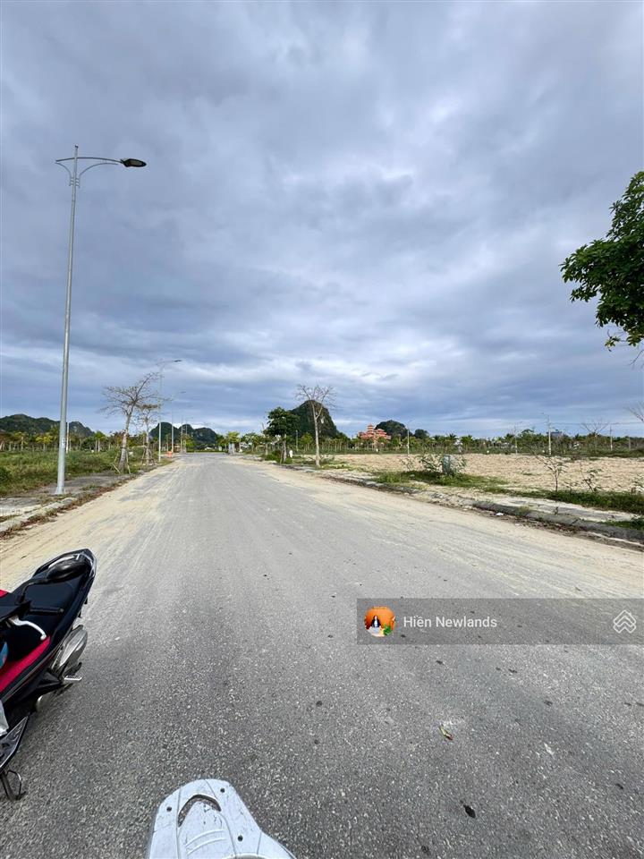 Bán đất mặt tiền đường 10,5m quảng ngãi trục đường thông sông khu hoà quý hoà xuân 100m/ 8,1 tỷ