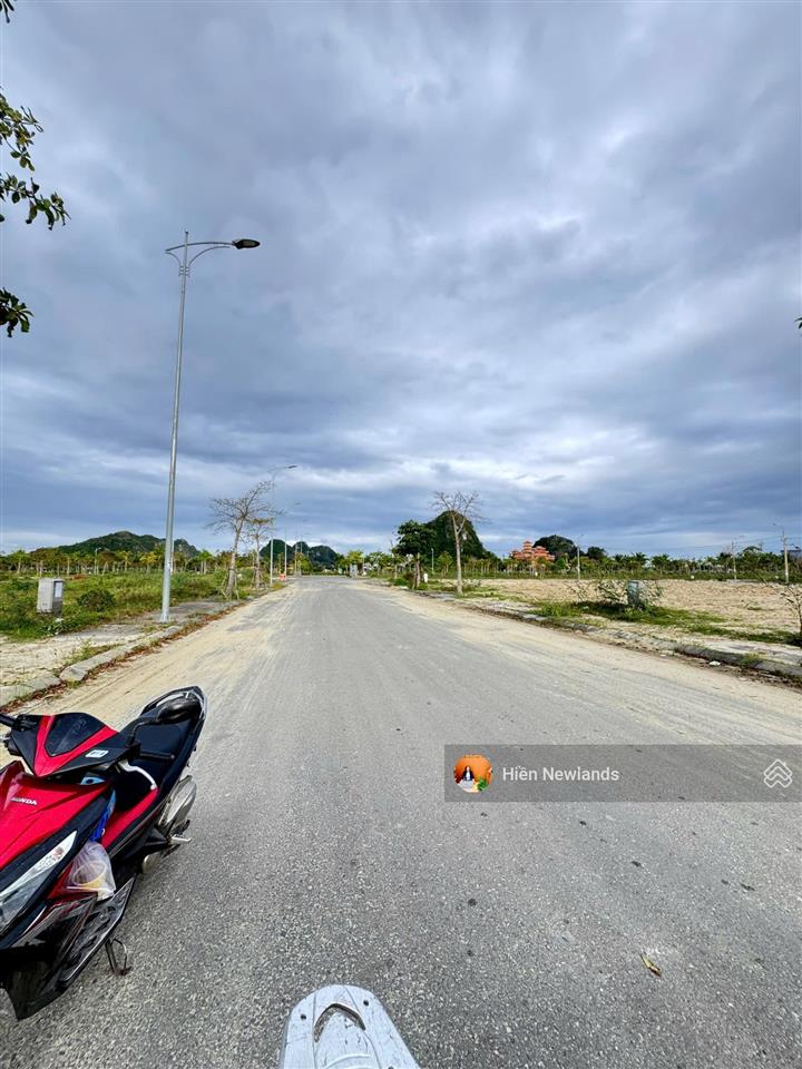 Bán đất mặt tiền đường 10,5m quảng ngãi trục đường thông sông khu hoà quý hoà xuân 100m/ 8,1 tỷ