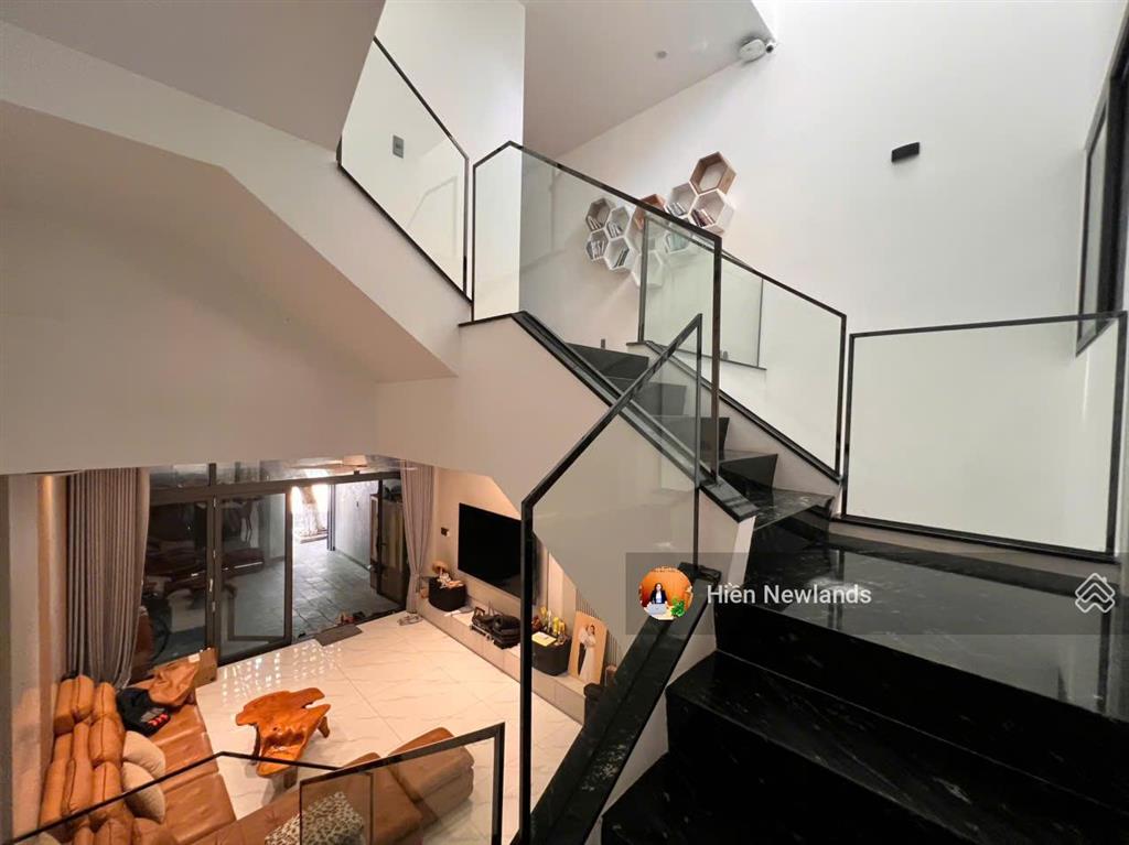 Bán nhà 100m x 3 tầng siêu đẹp mặt tiền đường an hải gần đỗ anh hàn gần chợ an hải bắc giá 12,2 tỷ
