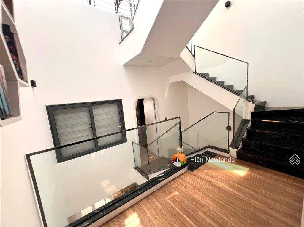 Bán nhà 100m x 3 tầng siêu đẹp mặt tiền đường an hải gần đỗ anh hàn gần chợ an hải bắc giá 12,2 tỷ