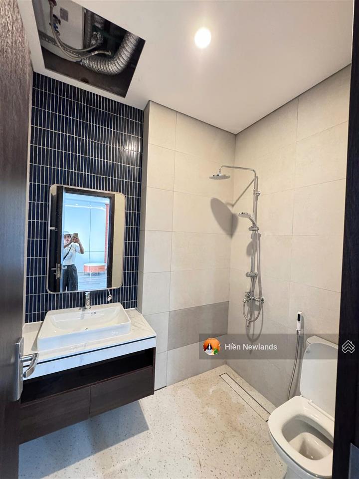 Cho thuê căn hộ cao cấp rộng 90m², 2pn, 2wc mặt tiền đường ngay tòa fpt complex đà nẵng