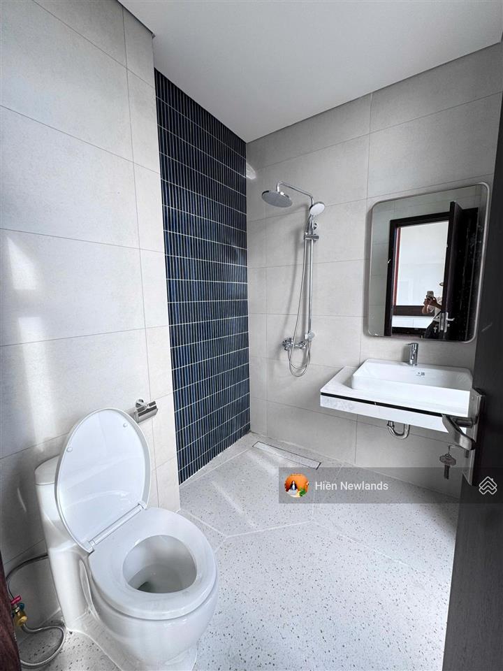 Cho thuê căn hộ cao cấp rộng 90m², 2pn, 2wc mặt tiền đường ngay tòa fpt complex đà nẵng