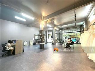 Cho thuê tòa nhà 3 tầng 200m2 x 3 tầng mt đường sát núi thành gần tiểu la ngang 10m khu kd sầm uất