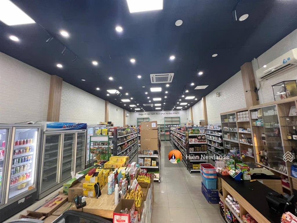 Cho thuê mbkd trống suốt nguyên căn rộng 180m2mặt tiền đường núi thành hải châu giá chỉ 35tr/th