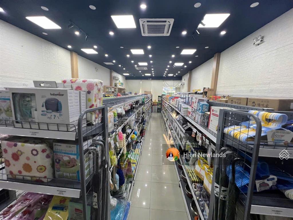 Cho thuê mbkd trống suốt nguyên căn rộng 180m2mặt tiền đường núi thành hải châu giá chỉ 35tr/th