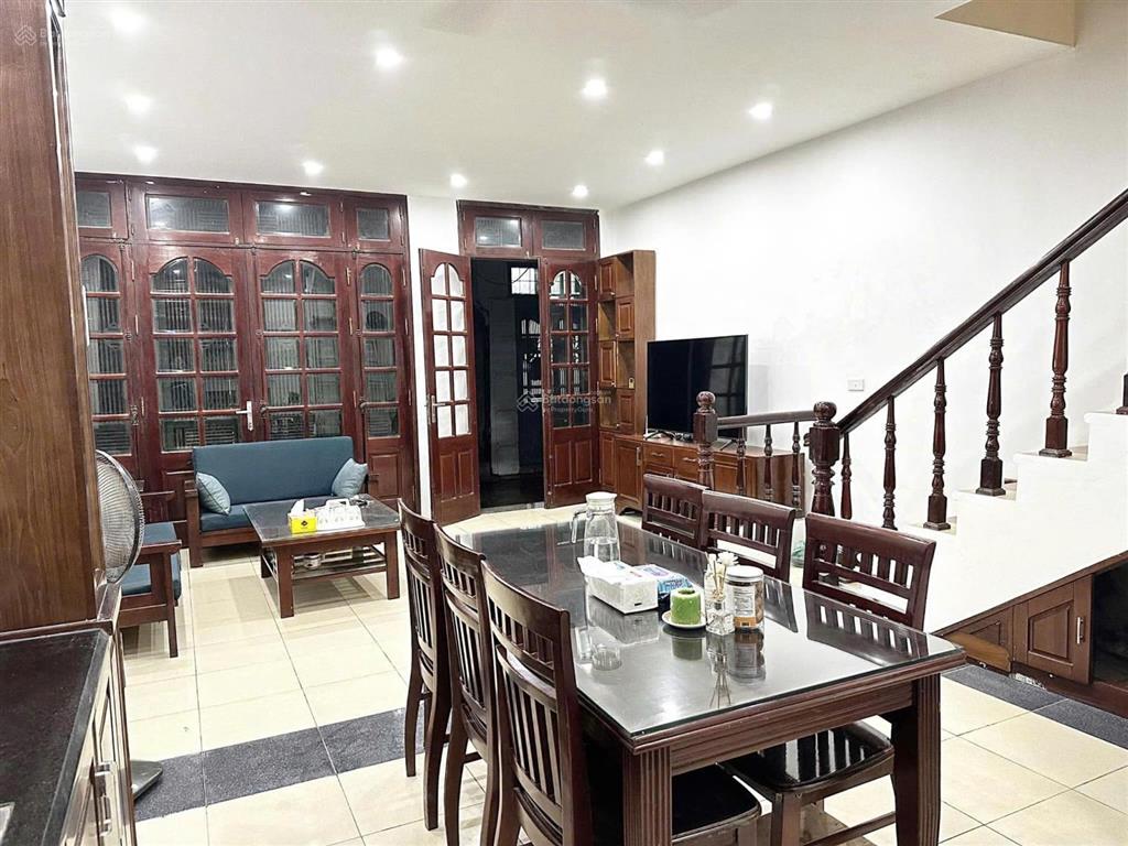Cho thuê nhà nguyên căn giải phóng  hoàng mai, ô tô đỗ cửa, 4pn, 12,5 triệu/tháng
