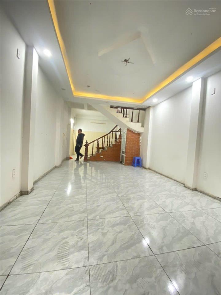 Cho thuê nhà hoàng văn thái  thanh xuân chỉ 9,5 triệu/tháng, 45m2, ô tô vào, 4 ngủ