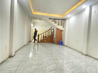 Cho thuê nhà hoàng văn thái  thanh xuân chỉ 9,5 triệu/tháng, 45m2, ô tô vào, 4 ngủ