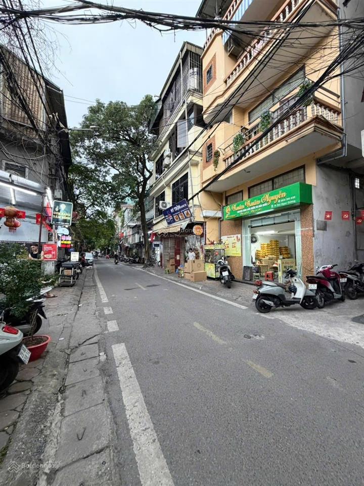 Cho thuê mặt phố bùi ngọc dương, vỉa hè kinh doanh, 40m2, lô góc, làm spa, hiệu thuốc, chỉ 20tr/th